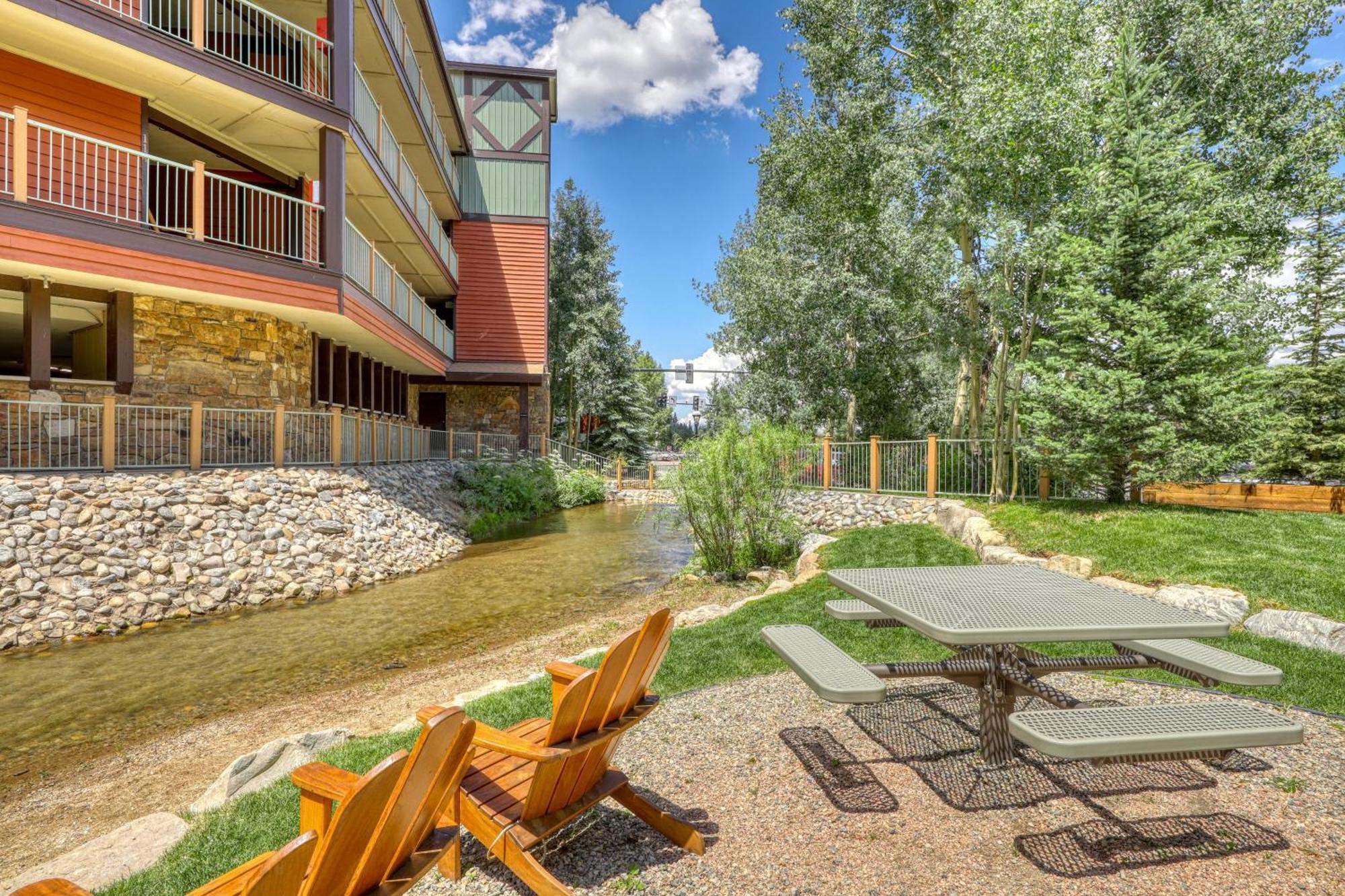 Ajs Outpost - Ski-In Condo - Fireplace & Hot Tub Breckenridge Bagian luar foto